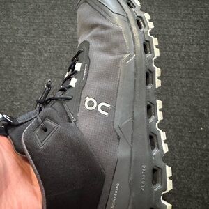 On Running Kids Shoes - Black and Gray